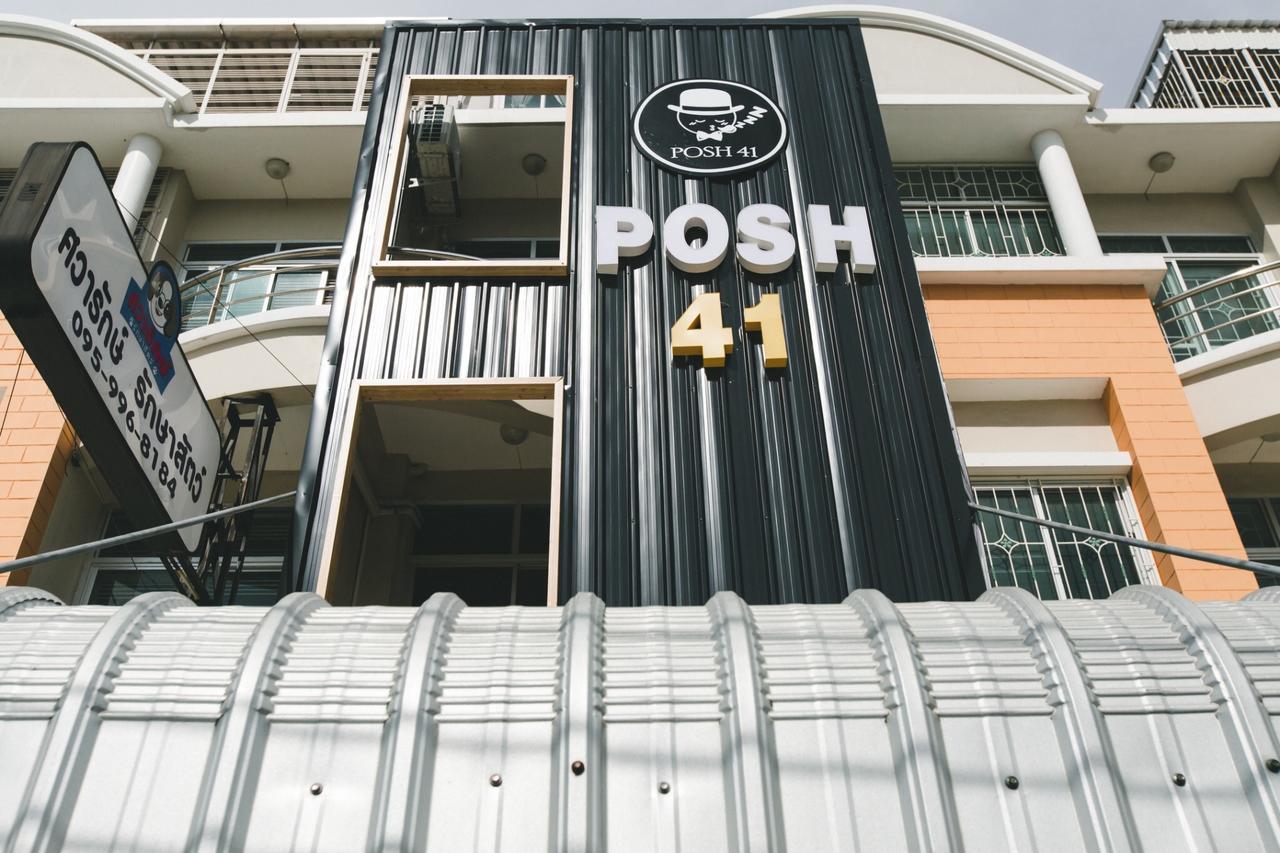 Posh 41 Hostel Salaya Exterior photo